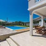 Kristina With Private Swimmingpool Visocane