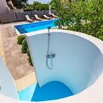 Kristina With Private Swimmingpool Feriehus Visocane
