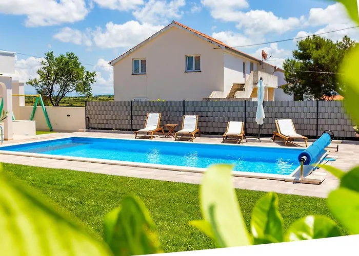 Vakantiehuis Kristina With Private Swimmingpool *