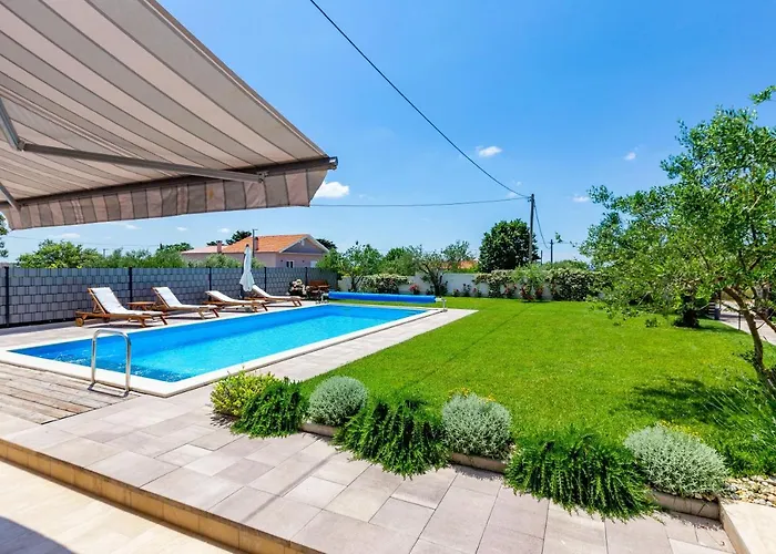 Kristina With Private Swimmingpool Visocane