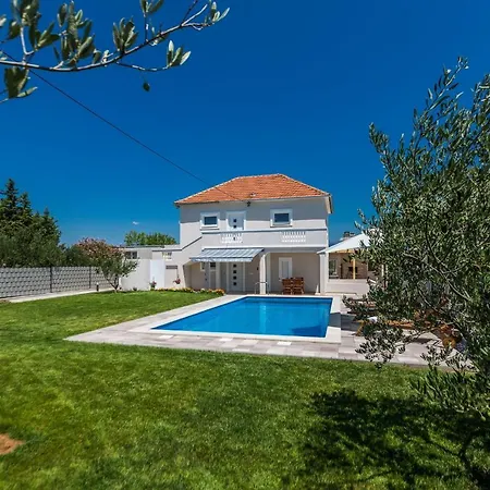 Kristina With Private Swimmingpool *