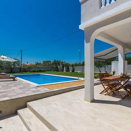 Kristina With Private Swimmingpool Visocane